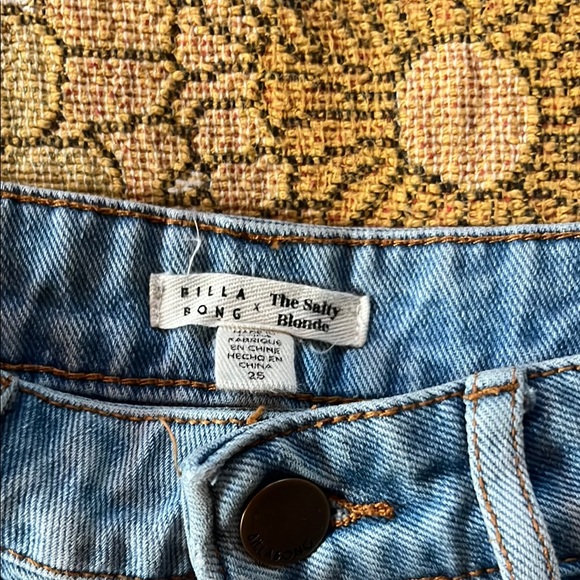 BILLABONG X SALTY BLONDE - Picture 2 of 3